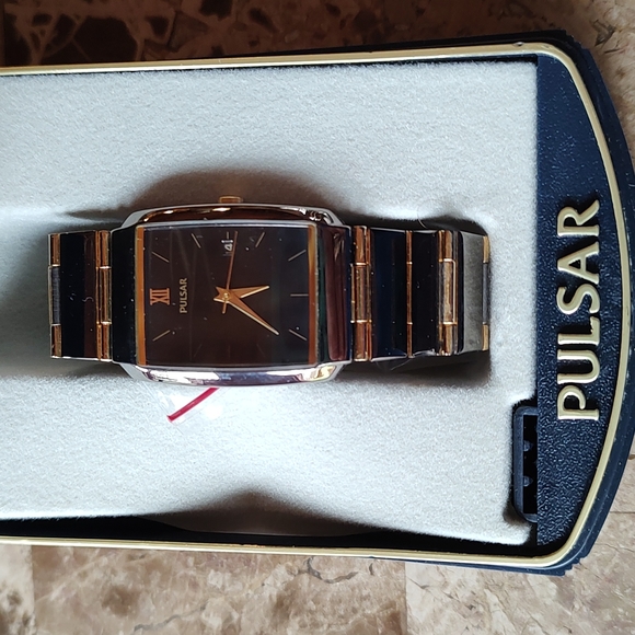 NIB Pulsar Dress Watch - Picture 6 of 6